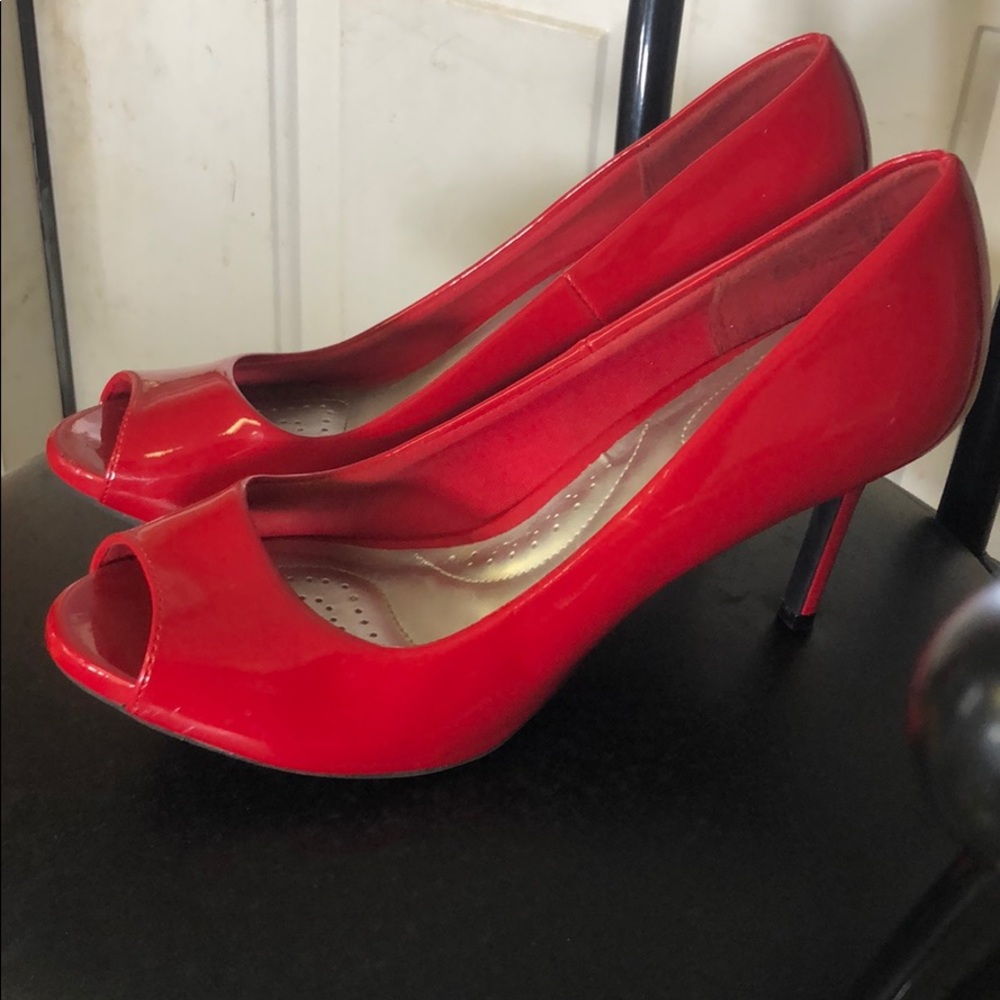 Red heels - Picture 2 of 2